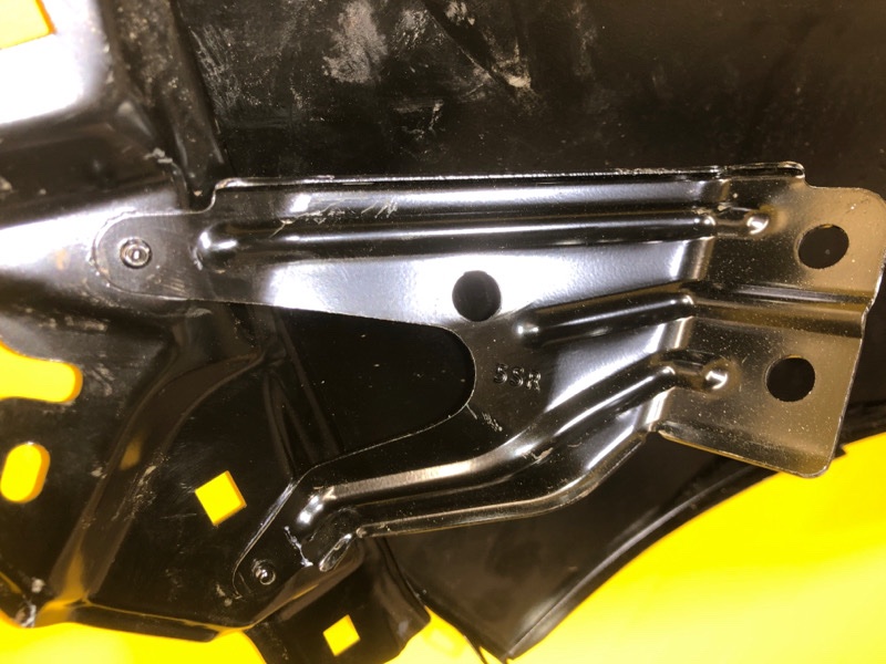 Крыло переднее правое LEAF 18-