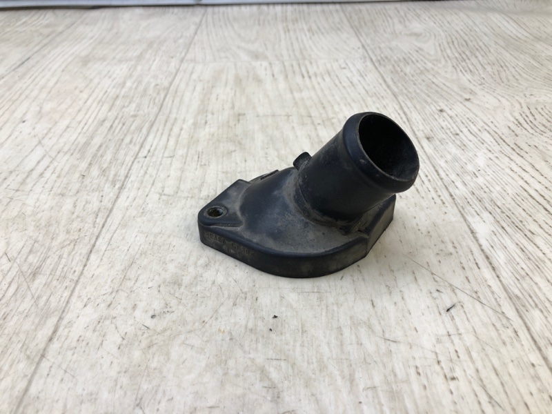 Фланец системы охлаждения PRIUS - 11 97-03 1NZ-FXE 1.5L