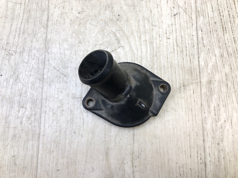 Фланец системы охлаждения TOYOTA PRIUS - 11 97-03 1NZ-FXE 1.5L