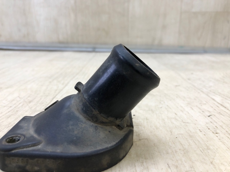 Фланец системы охлаждения PRIUS - 11 97-03 1NZ-FXE 1.5L