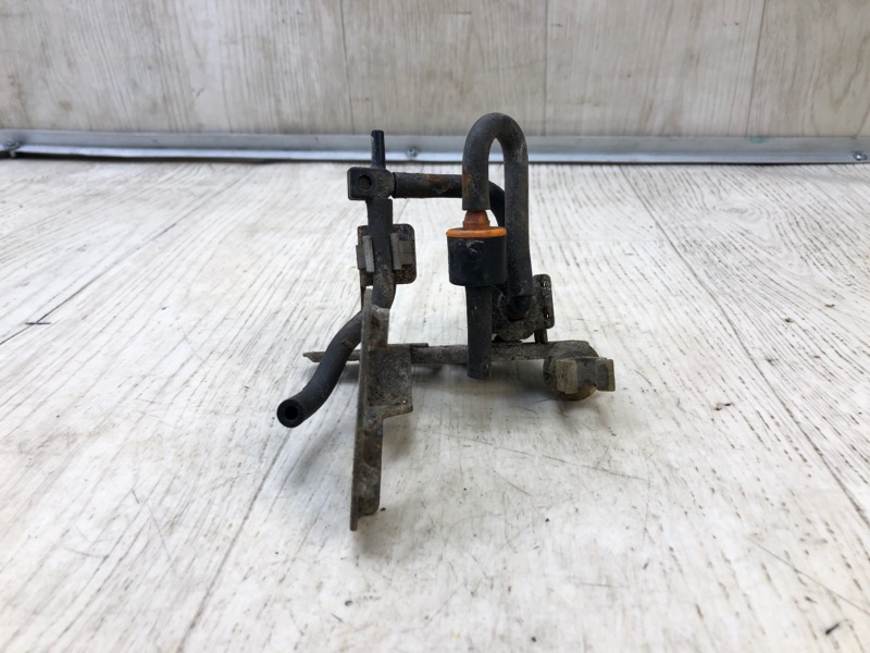 Клапан электромагнитный (вакуумный) PRIUS - 11 97-03 1NZ-FXE 1.5L