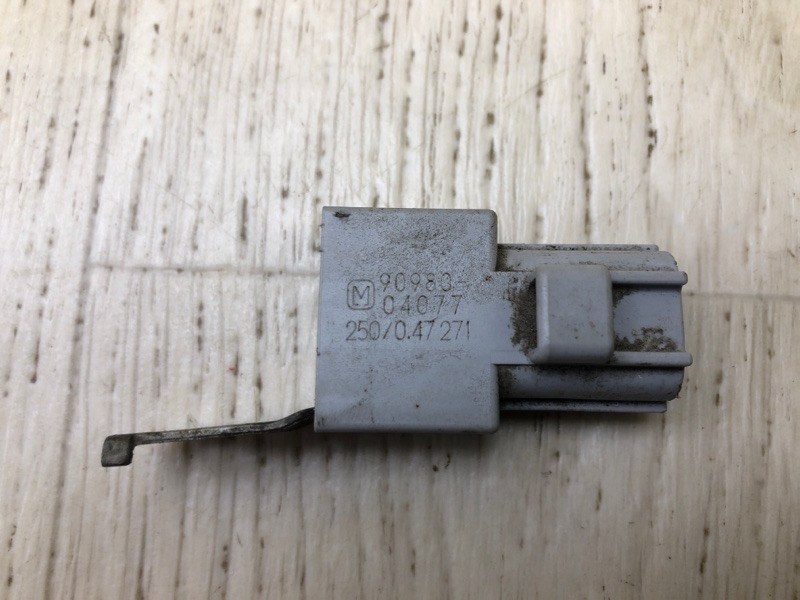 Конденсатор PRIUS - 11 97-03 1NZ-FXE 1.5L Конденсатор PRIUS - 11 97-03 1NZ-FXE 1.5L