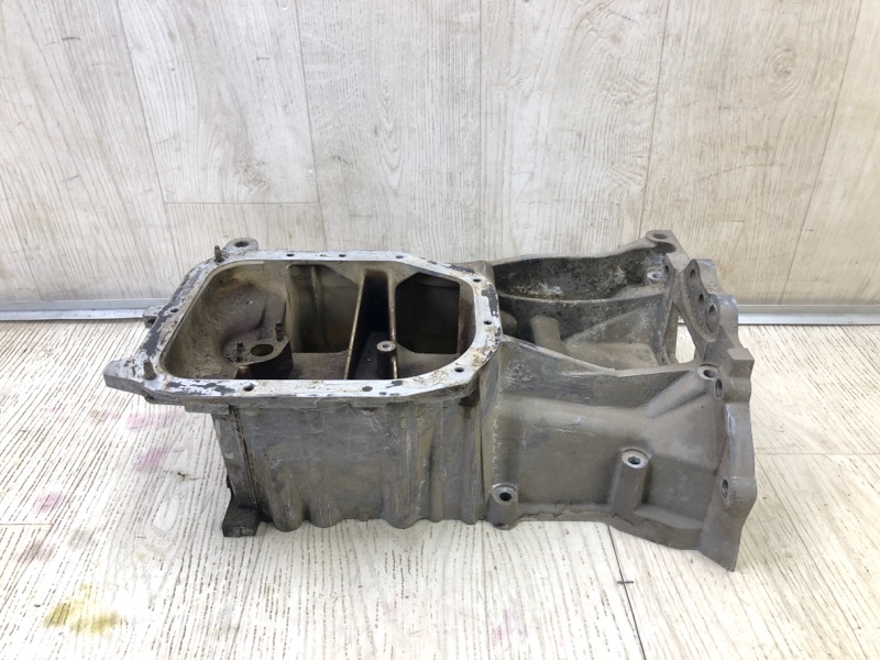 Поддон двигателя TOYOTA PRIUS - 11 97-03 1NZ-FXE 1.5L 1211121051 Б/У