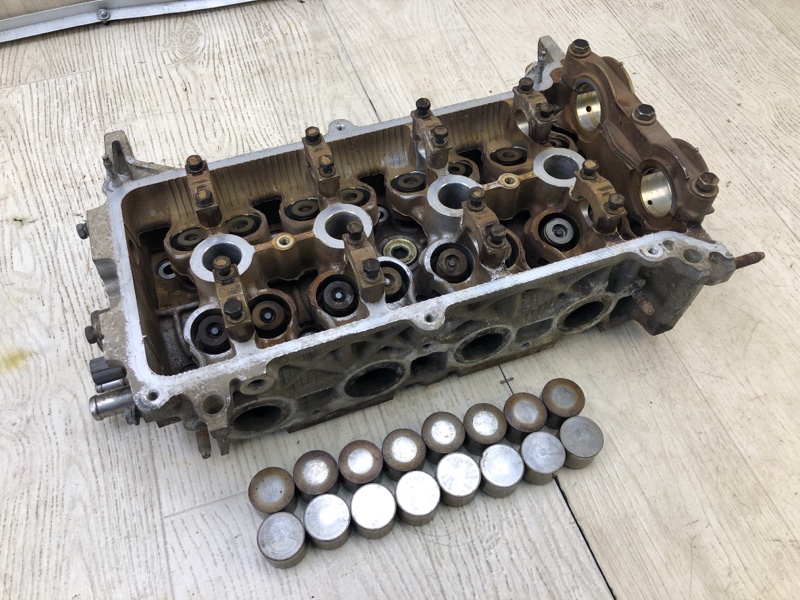 Головка блока цилиндров TOYOTA PRIUS - 11 97-03 1NZ-FXE 1.5L 1110121031 Б/У