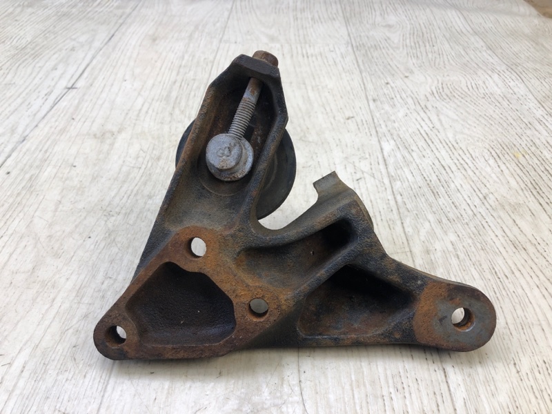 Кронштейн натяжного ролика PRIUS - 11 97-03 1NZ-FXE 1.5L