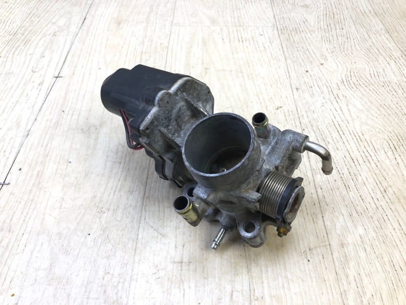 Дроссельная заслонка TOYOTA PRIUS - 11 97-03 1NZ-FXE 1.5L 2203021020 Б/У