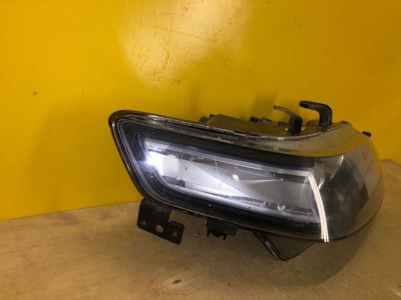 Фара правая HONDA ACCORD CL7 / TSX 03-08 Фара правая HONDA ACCORD CL7 / TSX 03-08