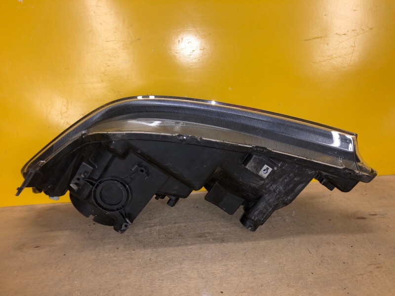 Фара правая ACCORD CL7 / TSX 03-08 Фара правая ACCORD CL7 / TSX 03-08
