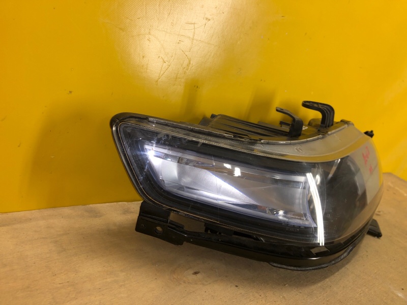 Фара правая HONDA ACCORD CL7 / TSX 03-08 Фара правая HONDA ACCORD CL7 / TSX 03-08