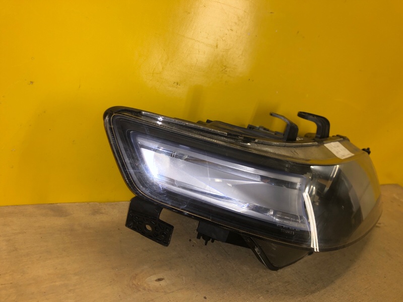 Фара правая HONDA ACCORD CL7 / TSX 03-08 Фара правая HONDA ACCORD CL7 / TSX 03-08
