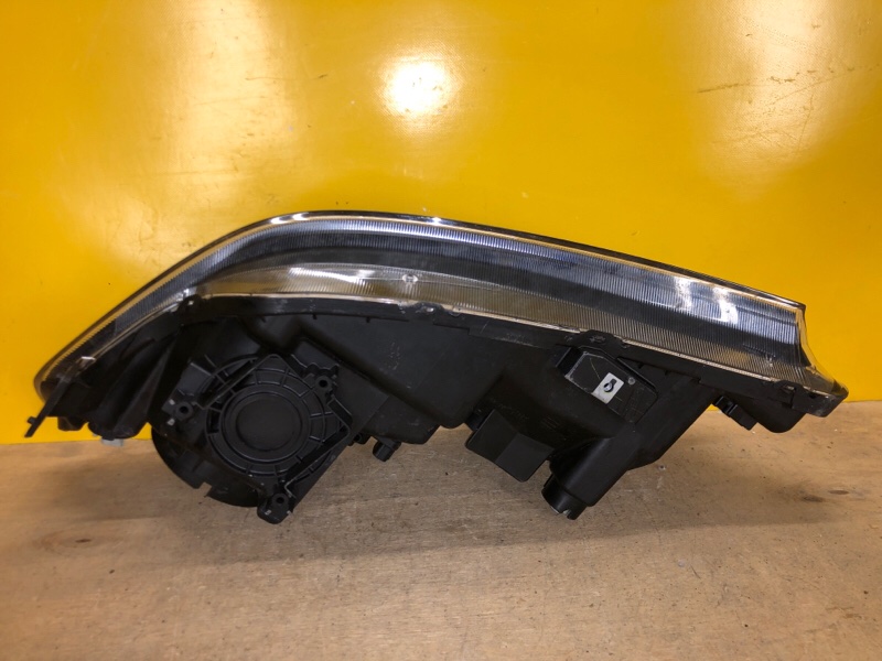 Фара правая ACCORD CL7 / TSX 03-08 Фара правая ACCORD CL7 / TSX 03-08