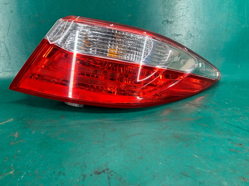 Фонарь наружный правый TOYOTA CAMRY 55 14-17 2016 2.5 2ARFE 81550-06640 Б/У