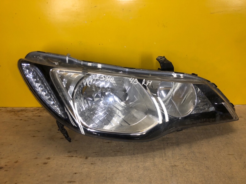 Фара правая HONDA CIVIC 4D 06-11 33101SNBE03 Б/У