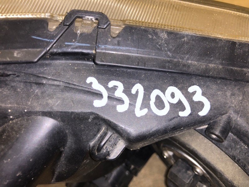 Фара левая CIVIC 4D 06-11