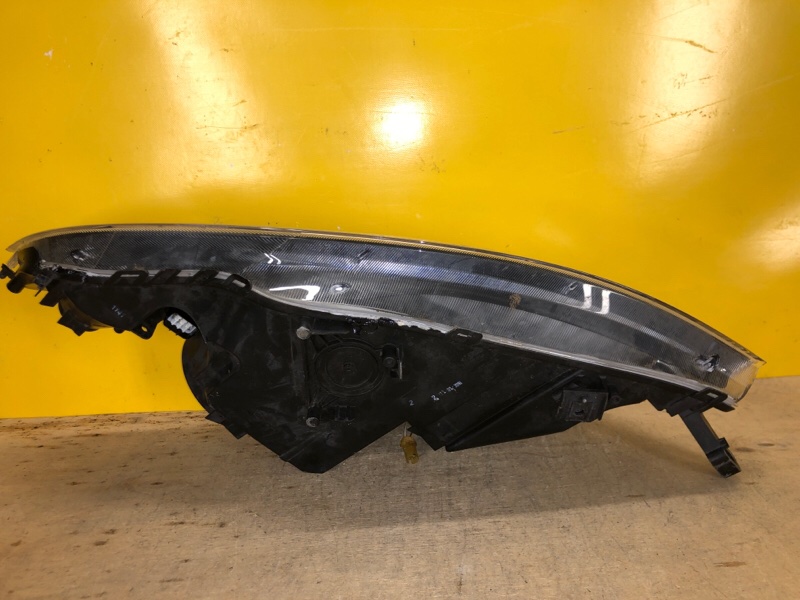 Фара правая CIVIC 5D 06-11