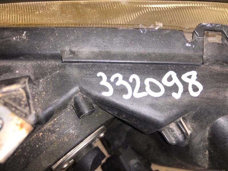 Фара правая CIVIC 4D 06-11