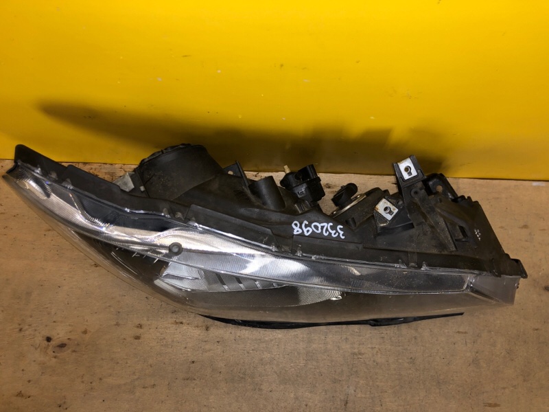 Фара правая CIVIC 4D 06-11