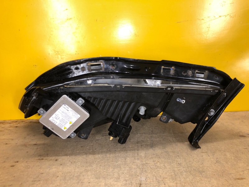 Фара правая CIVIC 4D 06-11