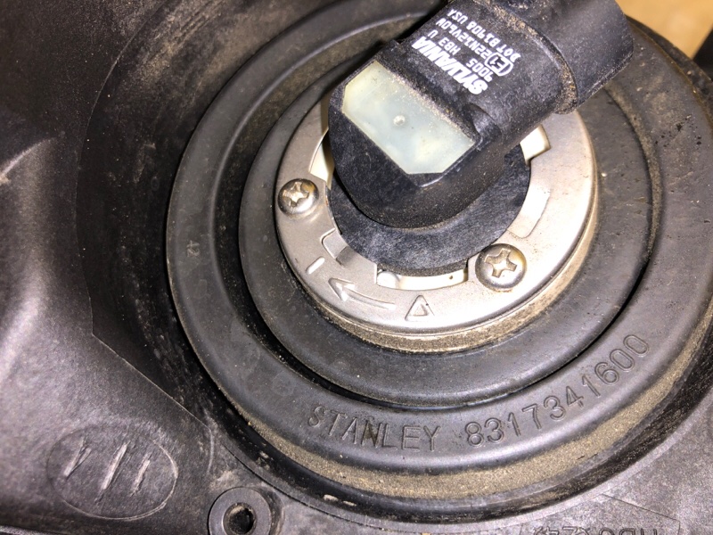 Фара правая CIVIC 4D 06-11