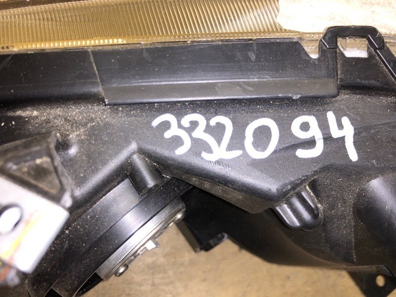 Фара правая CIVIC 4D 06-11