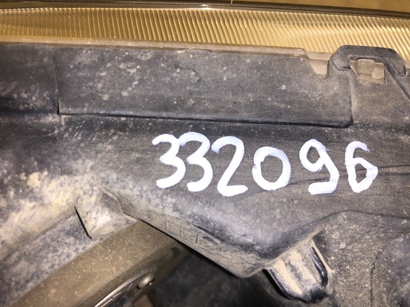 Фара правая CIVIC 4D 06-11