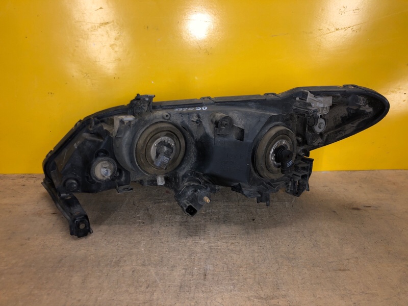 Фара правая CIVIC 4D 06-11