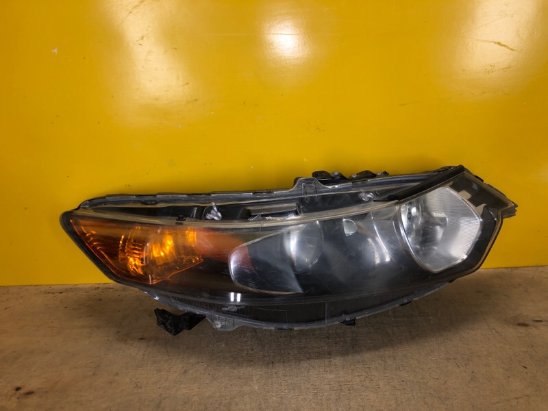 Запчасть фара правая HONDA ACCORD CU8 / TSX 08-14 33100TL0E01 Б/У Фара правая HONDA ACCORD CU8 / TSX 08-14 33100TL0E01 Б/У