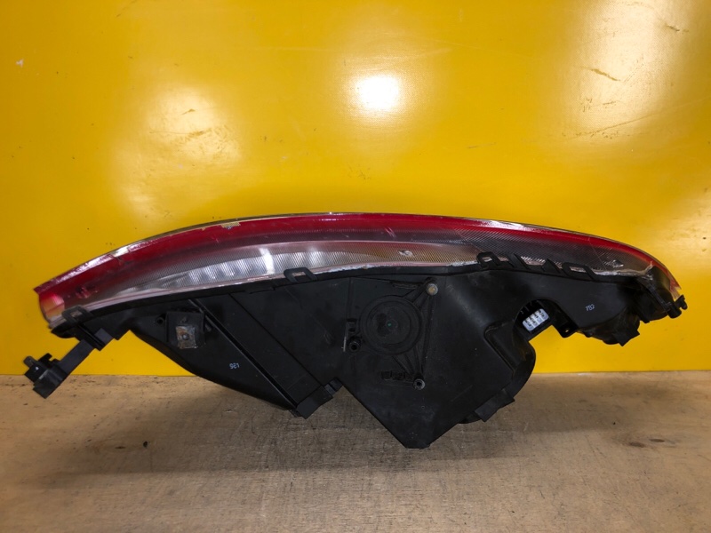 Фара левая CIVIC 5D 06-11