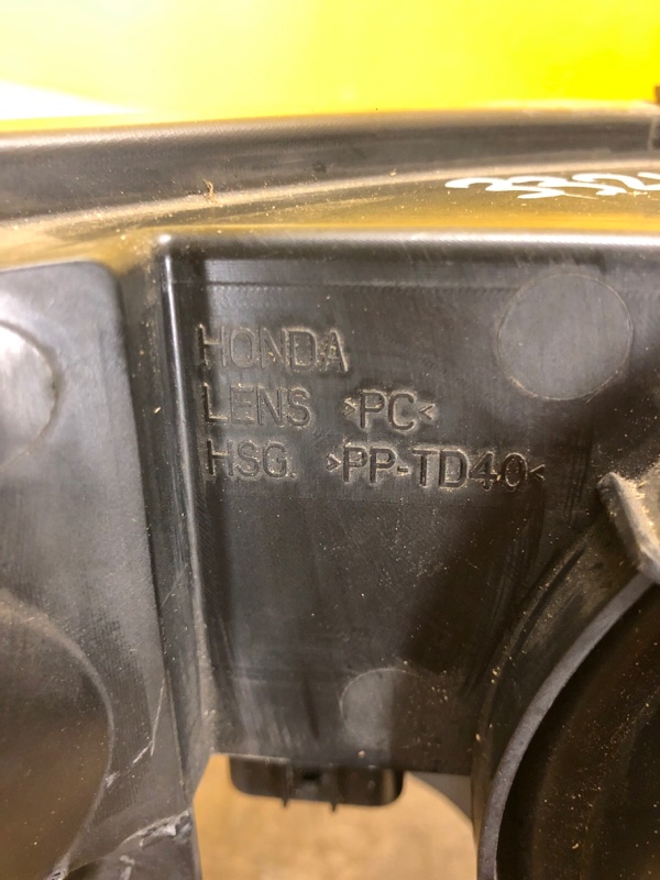 Фара левая CIVIC 5D 06-11