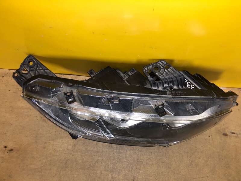 Фара правая CIVIC FC/FK 15- Фара правая CIVIC FC/FK 15-