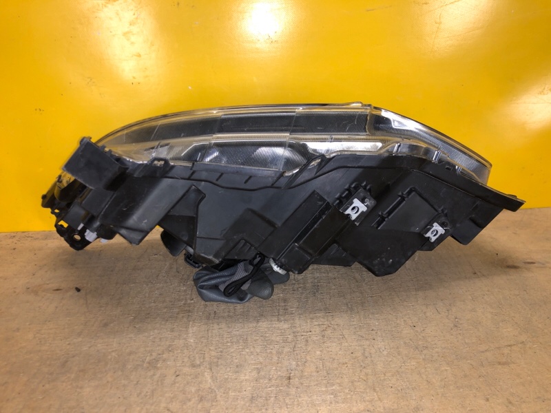 Фара правая CIVIC FC/FK 15- Фара правая CIVIC FC/FK 15-