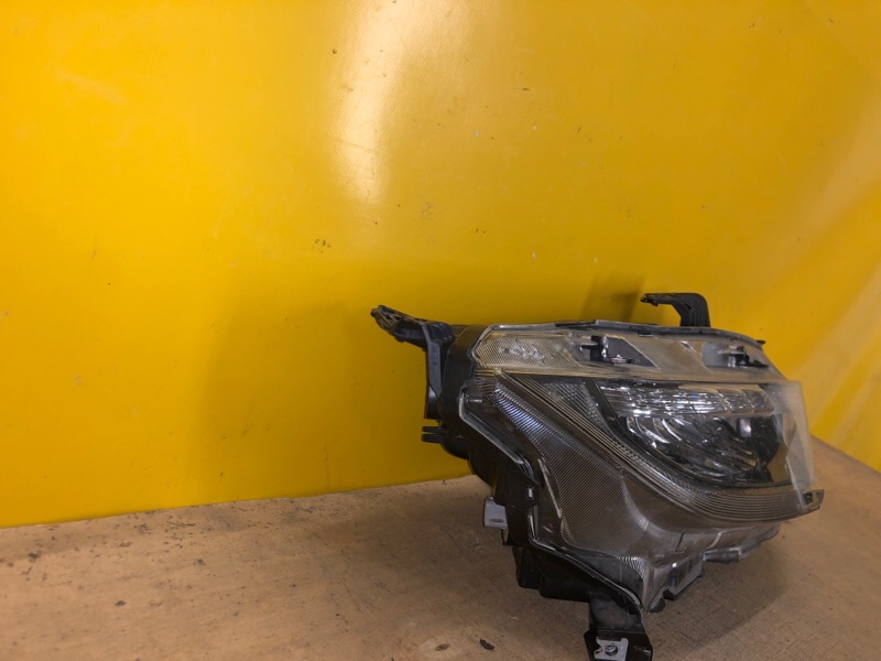 Фара правая HONDA CIVIC FC/FK 15-