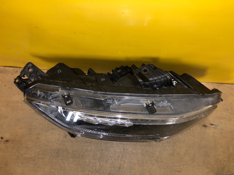 Фара правая CIVIC FC/FK 15-