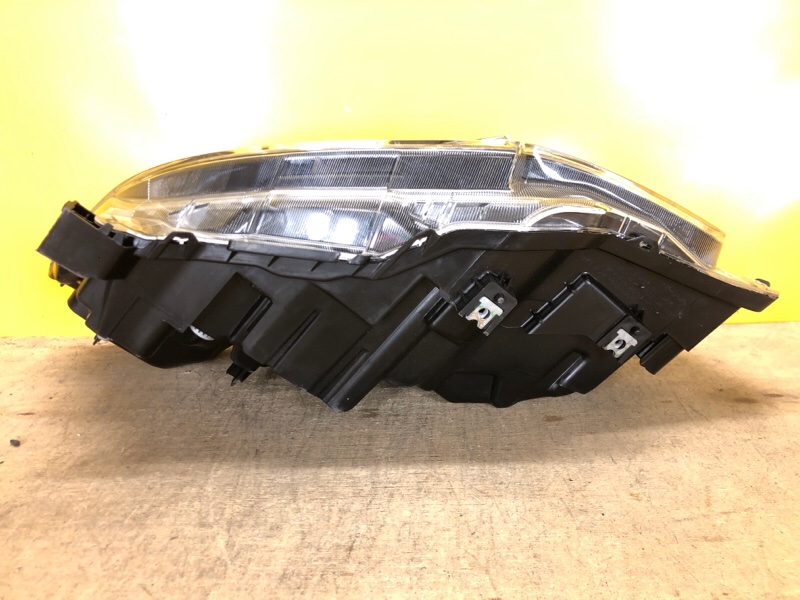 Фара правая CIVIC FC/FK 15-