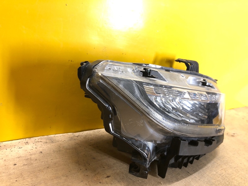 Фара правая HONDA CIVIC FC/FK 15-