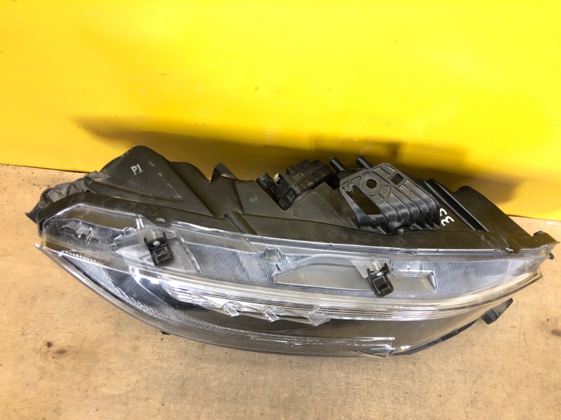 Фара правая CIVIC FC/FK 15-