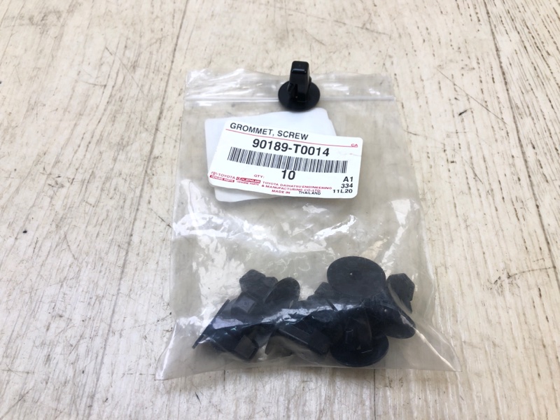 Клипса крепежная (андапки) TOYOTA CAMRY 40 06-11 90189-T0014 новая