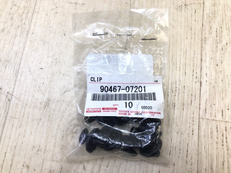 Клипса подкрылка TOYOTA CAMRY 40 06-11 90467-07201 новая