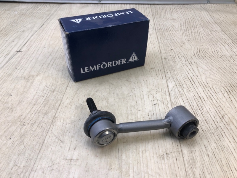 Стойка стабилизатора задняя левая VOLKSWAGEN PASSAT B8 14- 1K0505465AA новая