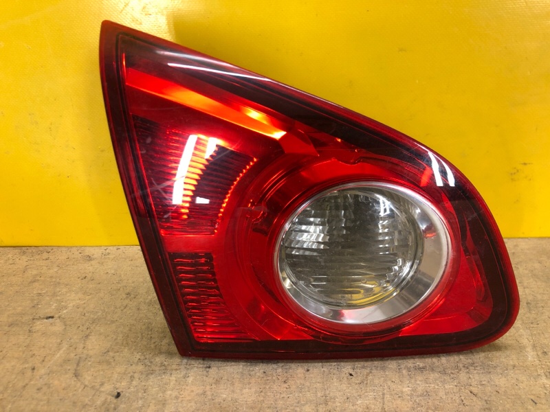 Запчасть фонарь внутренний левый NISSAN QASHQAI 07-14 26555JD800 Б/У Фонарь внутренний левый NISSAN QASHQAI 07-14 26555JD800 Б/У