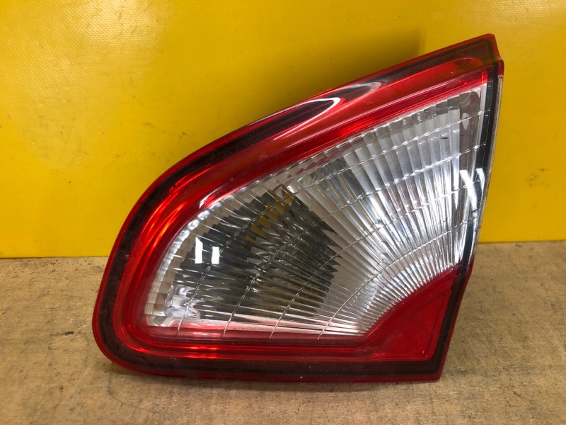 Запчасть фонарь внутренний правый NISSAN QASHQAI 07-14 26550BR01A Б/У Фонарь внутренний правый NISSAN QASHQAI 07-14 26550BR01A Б/У