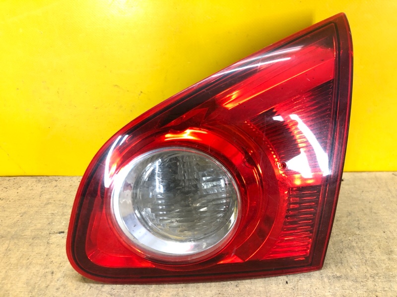 Запчасть фонарь внутренний правый NISSAN QASHQAI 07-14 26550JD800 Б/У Фонарь внутренний правый NISSAN QASHQAI 07-14 26550JD800 Б/У