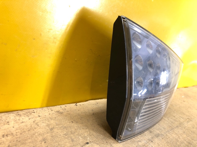 Фонарь внутренний левый MITSUBISHI OUTLANDER XL 05-13 Фонарь внутренний левый MITSUBISHI OUTLANDER XL 05-13