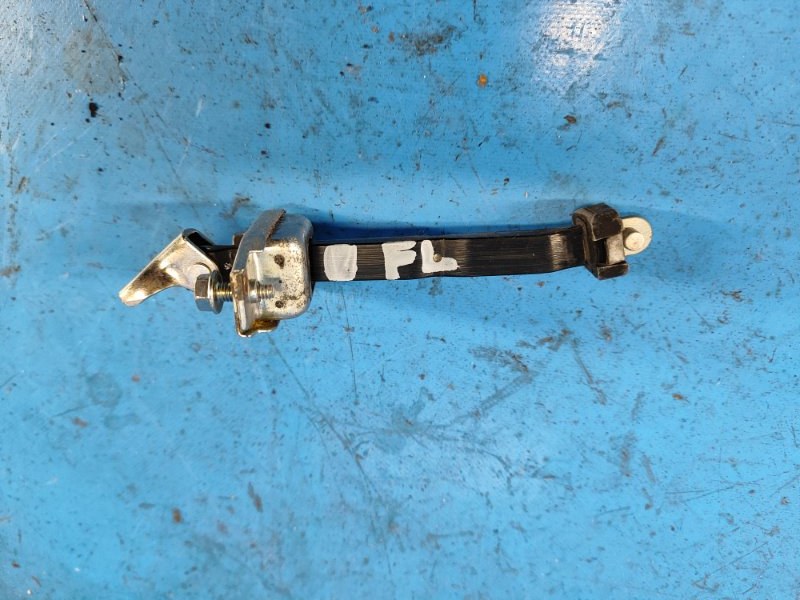 Ограничитель двери передний левый PRIUS - 30 09-17 2012 ZVW30 1.8 2ZRFXE