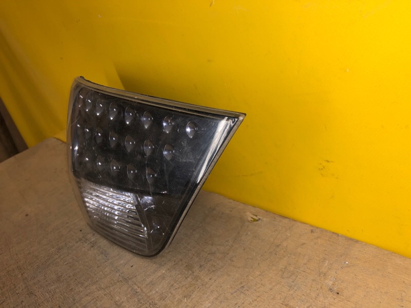 Фонарь внутренний левый OUTLANDER XL 05-13