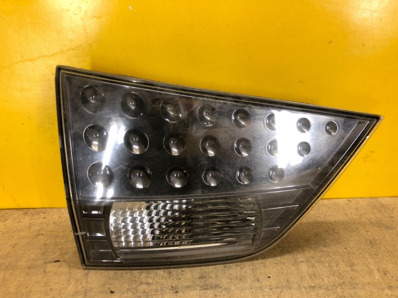 Запчасть фонарь внутренний левый MITSUBISHI OUTLANDER XL 05-13 8331A005 Б/У Фонарь внутренний левый MITSUBISHI OUTLANDER XL 05-13 8331A005 Б/У