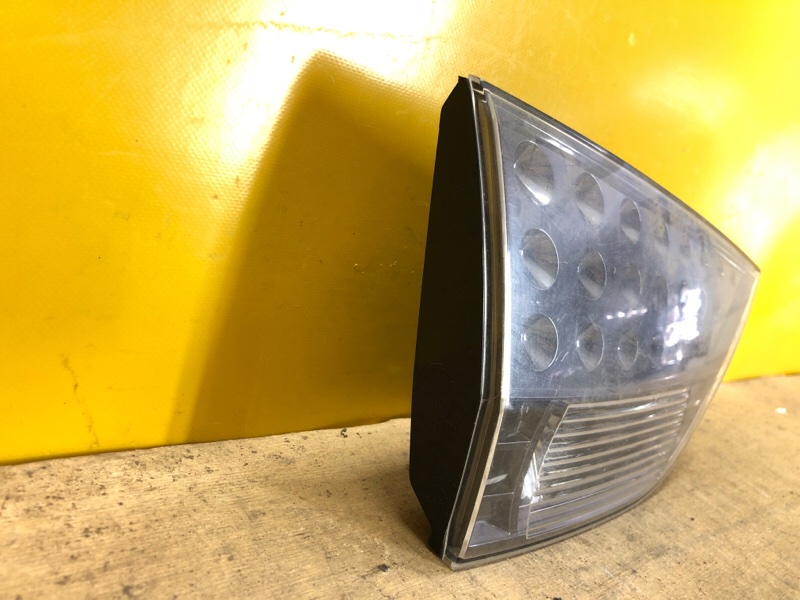 Фонарь внутренний левый MITSUBISHI OUTLANDER XL 05-13 Фонарь внутренний левый MITSUBISHI OUTLANDER XL 05-13