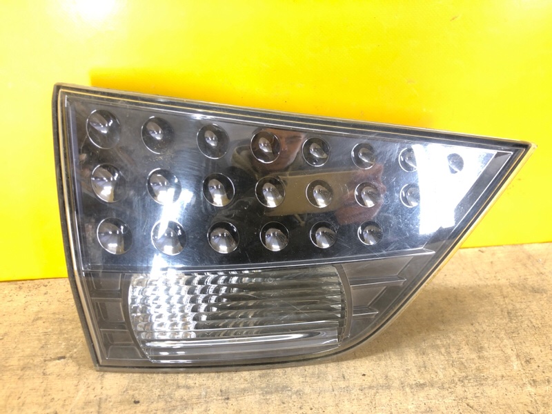 Запчасть фонарь внутренний левый MITSUBISHI OUTLANDER XL 05-13 8331A005 Б/У Фонарь внутренний левый MITSUBISHI OUTLANDER XL 05-13 8331A005 Б/У