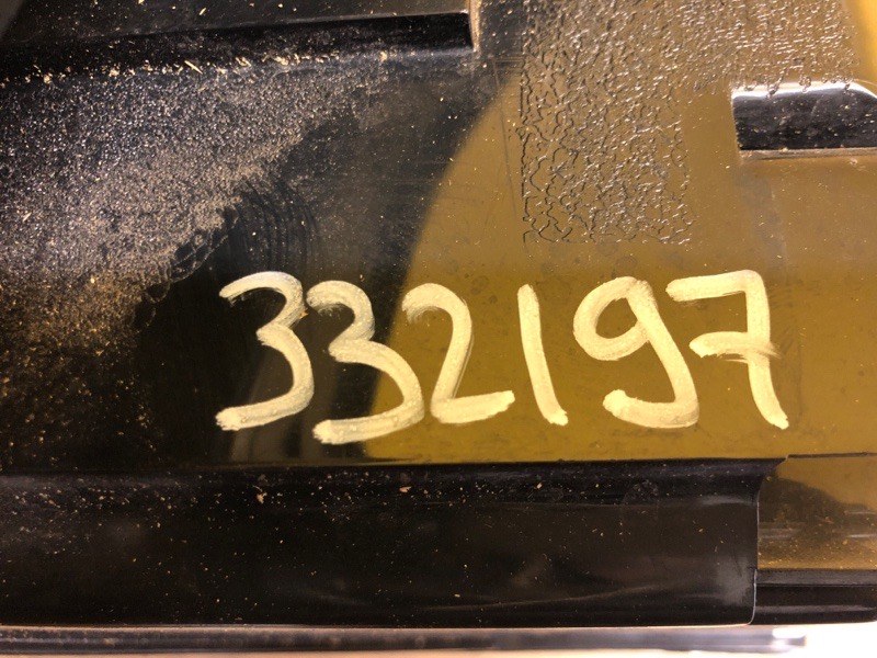 Фонарь наружный левый OUTLANDER XL 05-13