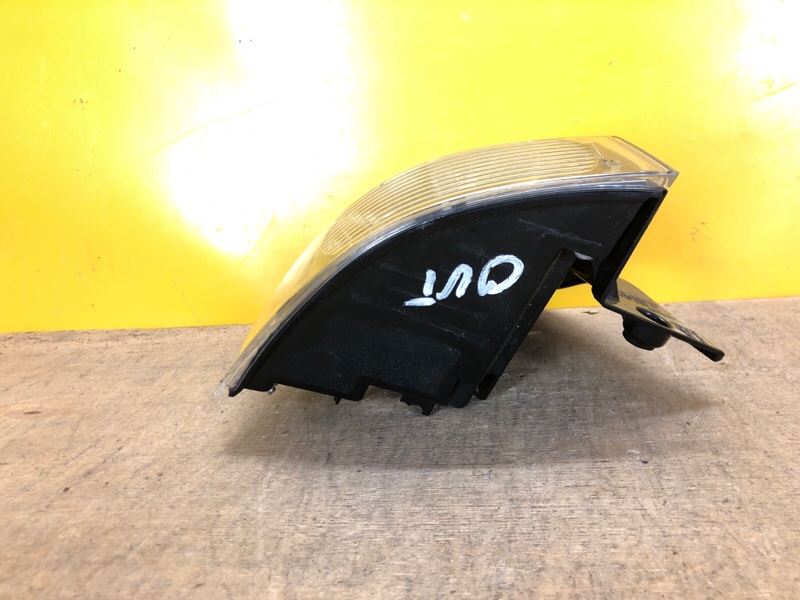 Фонарь наружный левый OUTLANDER XL 05-13